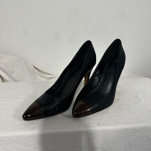 Adrienne Vittadini Elegant Black and Brown Women's pumps.